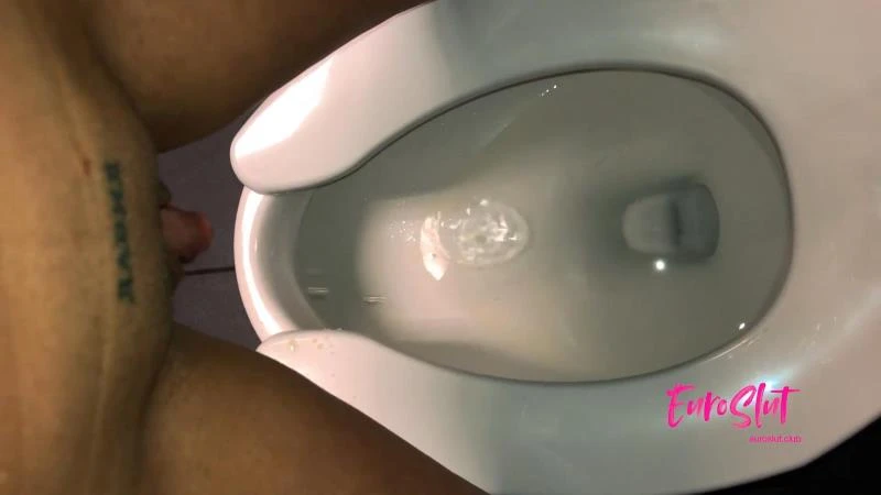 Wet Public Masturbation Girls Locker Room Cum HD [Pussy Play, Urin Drink] (2023 | Mp4)