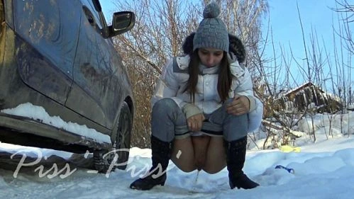 Winter Pissing Collection HD [Selfpee, Gaping Pussy] (2023 | Mp4)