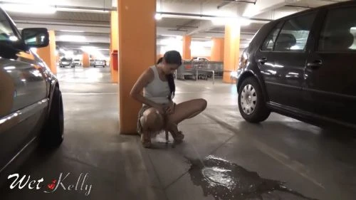 Pee In The Parking Lot with Wet Kelly HD [Orgasm, Outdoor Sex] (2023 | Mp4)