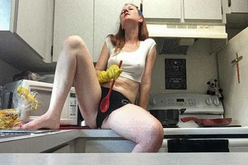 Sassy with Bored Inside Cleaning HD [Piss In Glass, Casting] (2023 | Mp4)