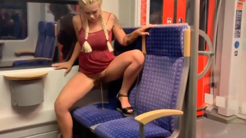German S with Bahn Piss HD [Рeeing, Peeing Lesbians] (2023 | Mp4)