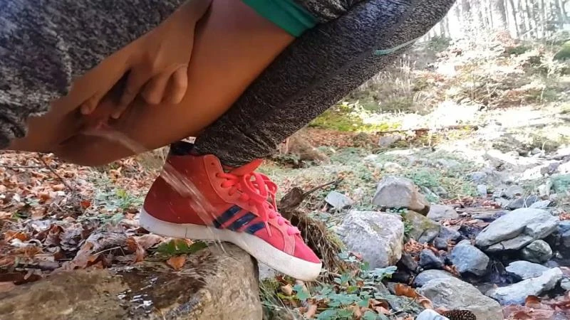 Pissing On Mountain Canyon Public Trail with Dream4angel HD [Submissive, Peeing] (2023 | Mp4)