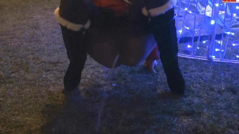 Christmas Market Public Piss with Teeny - Winnie18 HD [Hardcore, Piss In Mouth] (2023 | Mp4)