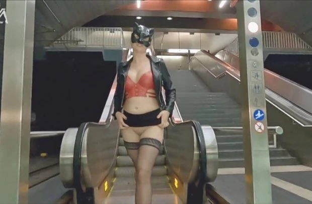 Public Piss In The Middle Of The Train Station with Wet - Wonder HD [Toilet, Piss Swllowing] (2023 | Mp4)