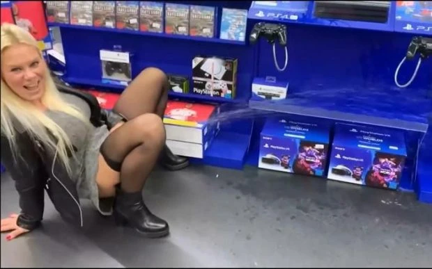 Various Girls Risky Pissing In Public Stores Compilation HD [Lesbian Wam, Pov] (2023 | MPEG-4)