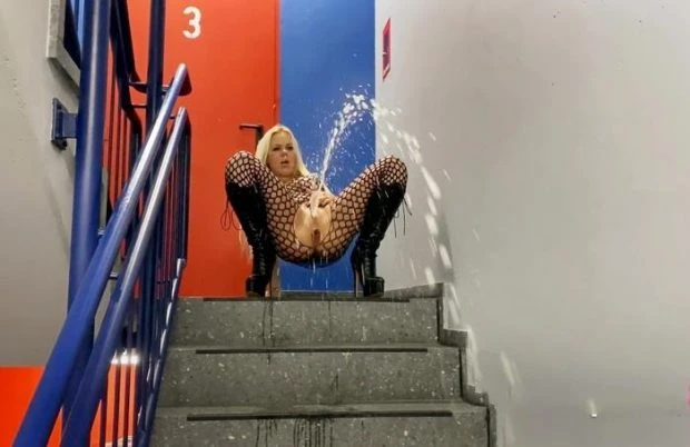 Pissing In The High Arc On Staircase with Devil Sophie HD [Fullyclothed Sex, Watersport] (2023 | MPEG-4)