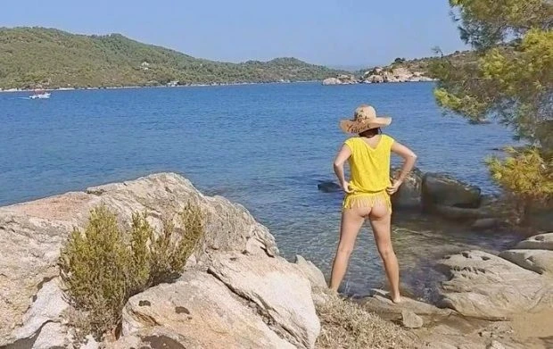 Pee At Sea Shore With Up Dress And No Panties with Dream4angel HD [Anilingus, Wetlook] (2023 | MPEG-4)