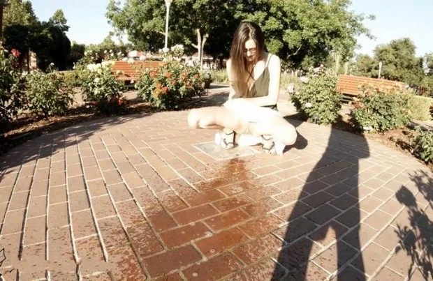 Public Fun In Whire Skirt with Moonstone Vixen HD [Stretching, Outdoors] (2023 | MPEG-4)