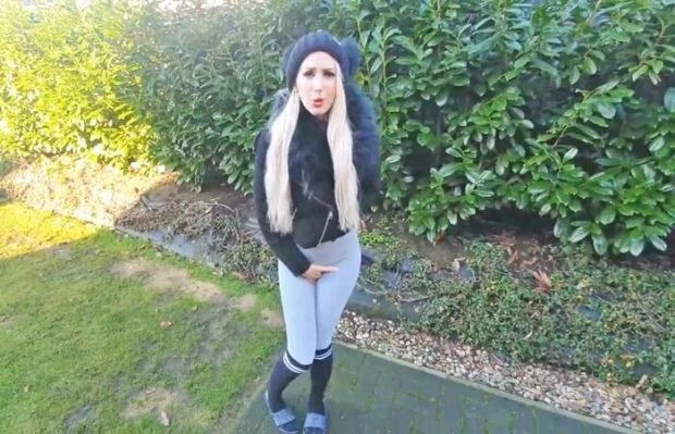 Locked Out And Pissed Into The Leggings with Stellacinderella FullHD [Toilet, Piss Swllowing] (2023 | MPEG-4)