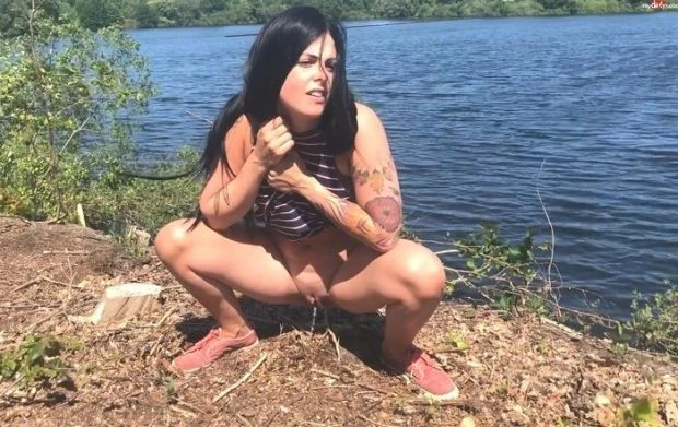 Public Piss with Sweetluna FullHD [Clothed Pissing, Piss] (2023 | MPEG-4)