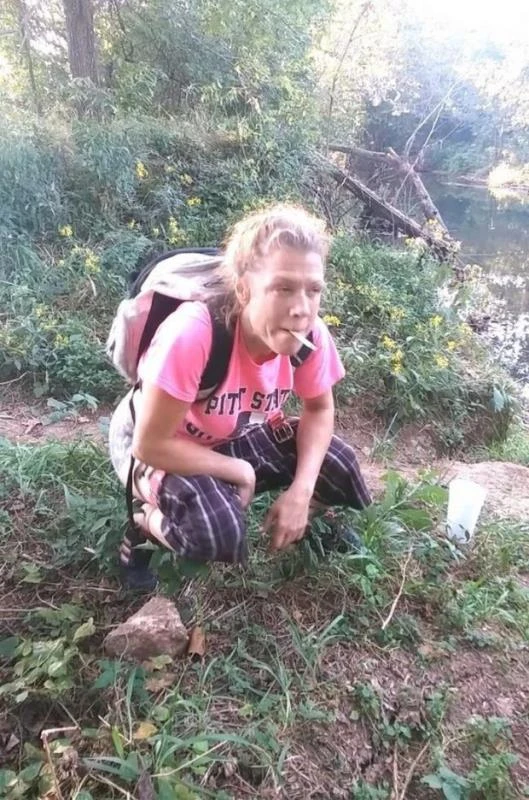 A Quick Hiking Squat And Pee with Joplinlady FullHD [High Class, Shaved] (2023 | MPEG-4)