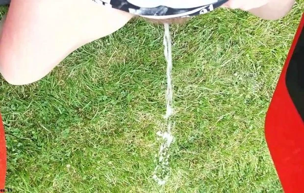 Pee When Lots Of People Around with Candiecane FullHD [Pissing In Action, Squirting] (2023 | MPEG-4)