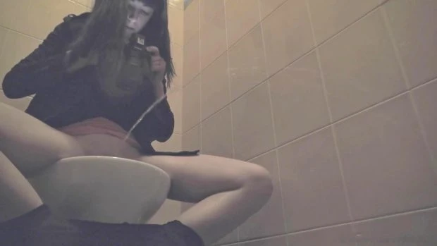Wetting Floor In Public Toilet with Annie FullHD [Submissive, Peeing] (2023 | MPEG-4)