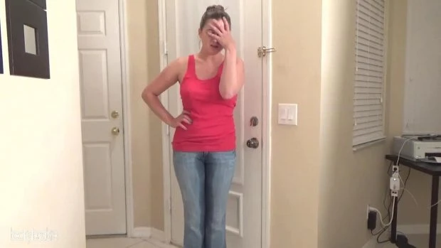 Becky Lesabre Pees Her Jeans And Floor FullHD [High Class, Shaved] (2023 | MPEG-4)