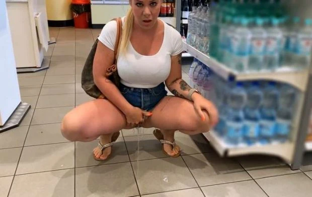 Brazen public pissingin the gas station in broad daylight. with Devil Sophie FullHD [Stretching, Outdoors] (2023 | MPEG-4)