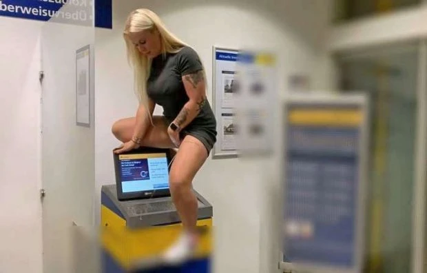 Really horny asocial pissing on the Bank ATM. with Devil Sophie FullHD [Piss Fetish, Lesbian Pissing Girls] (2023 | MPEG-4)