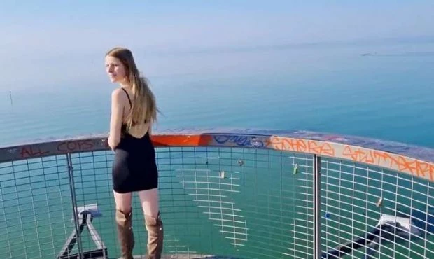 Pee on the observation tower on Lake Constance with HaneyNanny FullHD [Piss In Glass, Casting] (2023 | MPEG-4)