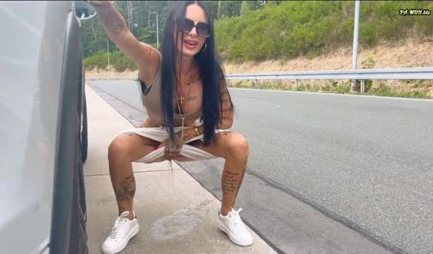 2 liters NS public Auohof parking lot!!!! with Maja-Bach FullHD [Piss Play, Golden Shower Anal] (2023 | MPEG-4)