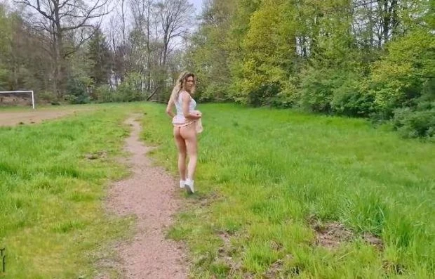 OMG my first outdoor piss. I really dared to do it. with Abygale-Fischer FullHD [Amateur, Hidden Cam] (2023 | MPEG-4)