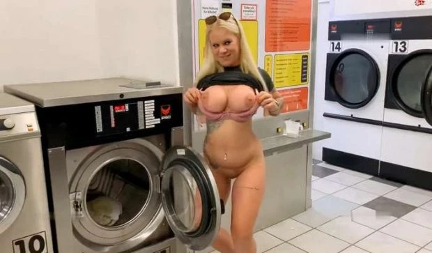 Mega mess in the laundromat with SteffiBlond FullHD [Pissing And Fucking, Toilet Urine] (2024 | MPEG-4)