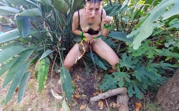 Pee Like A Wild with Rabid Snout FullHD [Wild Urine, Girl Pissing] (2024 | MPEG-4)