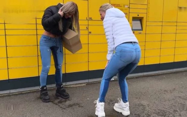 Jeans Piss Girls – Publicly Pissed At The Parcel Station with Lara-Cu FullHD [Amateur, Hidden Cam] (2024 | MPEG-4)